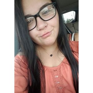 Meet your Posher, Kayla